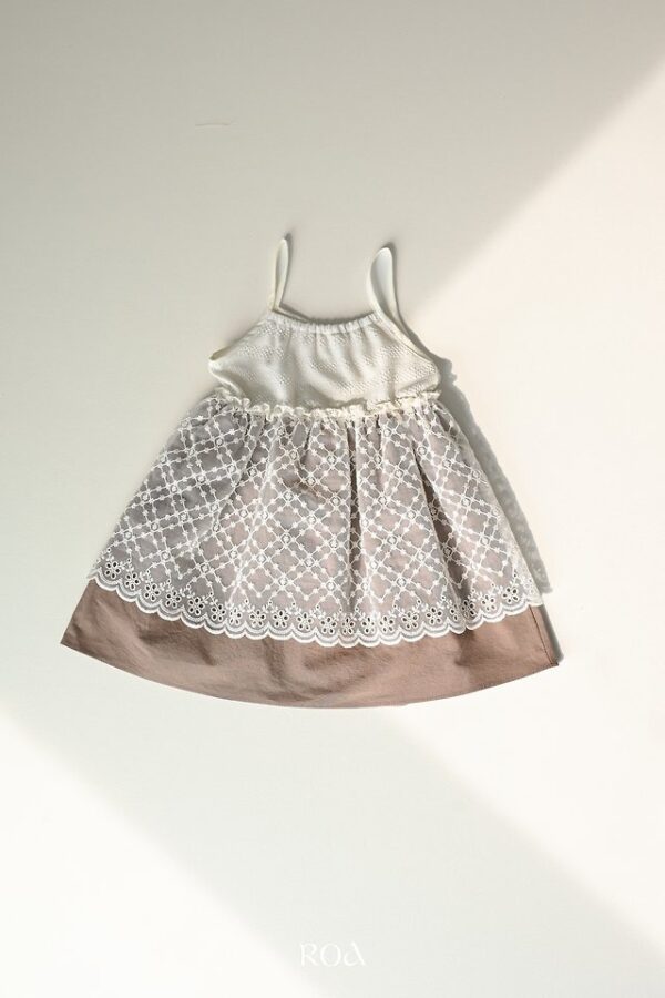 387D9997-AD1E-405D-9AEA-1C7CBFC31C7E 〖預購〗層次拼接洋裝