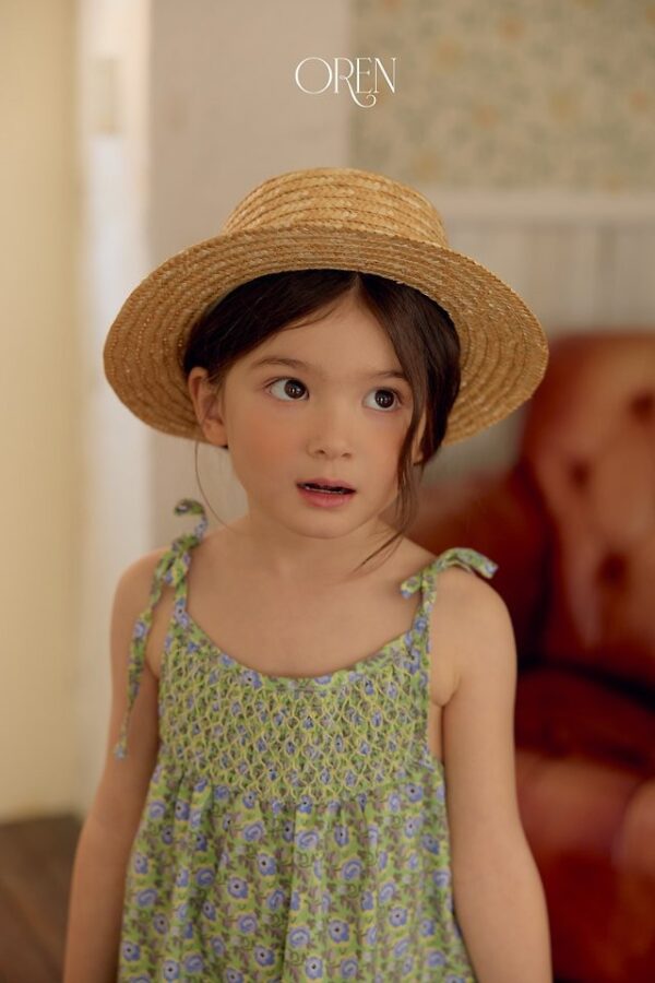 3AD02620-7719-4BA2-A62F-1FB6F797A0E3 〖預購〗星圖輕盈碎花吊帶裙