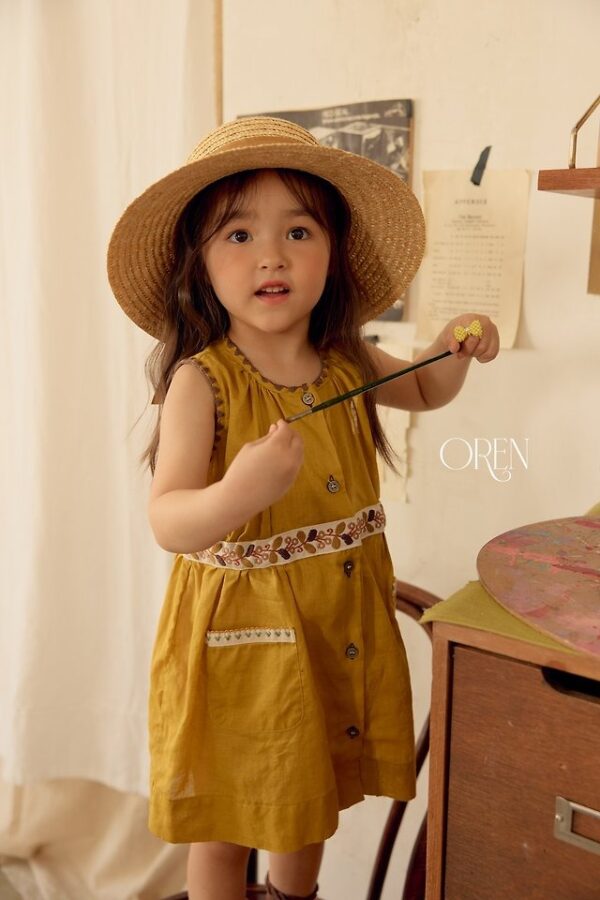 3D816D79-E899-47D4-AA87-89B79FFE6272 〖預購〗琥珀晨跡亞麻連身裙