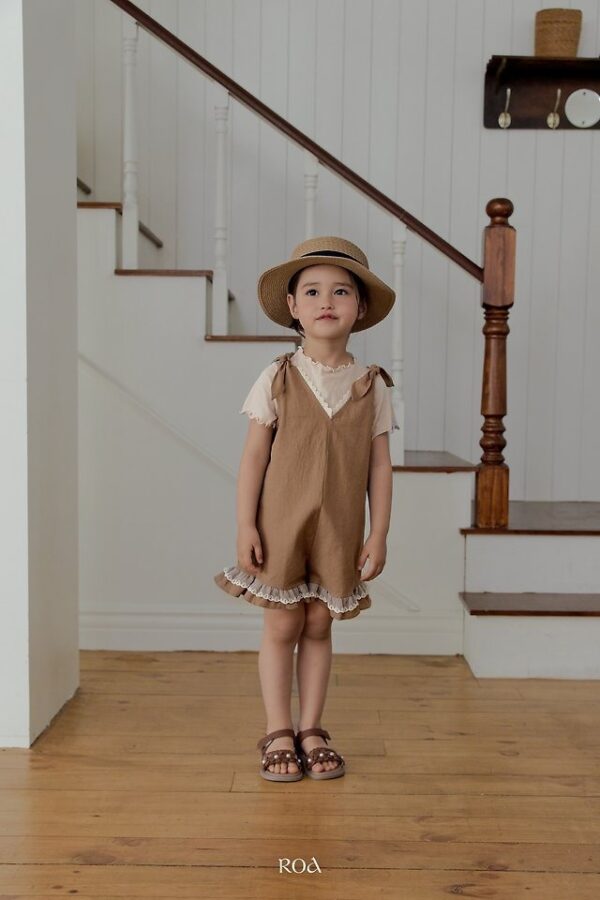 4538FE14-7940-4930-93C9-CFB99701E23A 〖預購〗彈力貼身短袖上衣