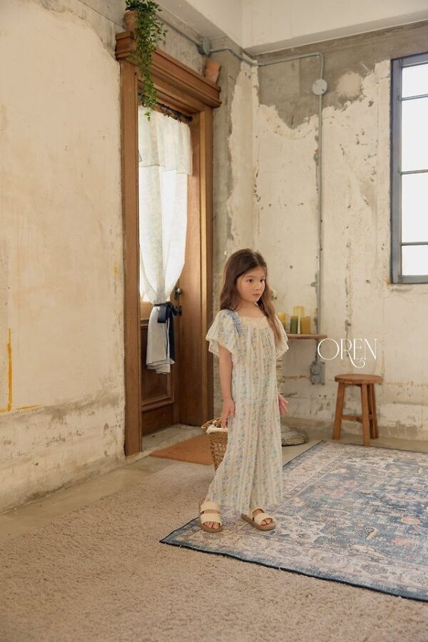 501D920B-625A-45AE-98EB-0C65F7F62F55 〖預購〗織夢蕾絲連身褲