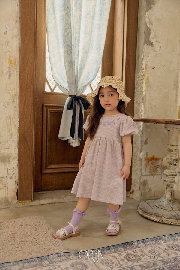 505AF439-DCA8-44D3-8CE3-7DBA0C06EFC4 〖預購〗膠卷餘片碎花連身裙