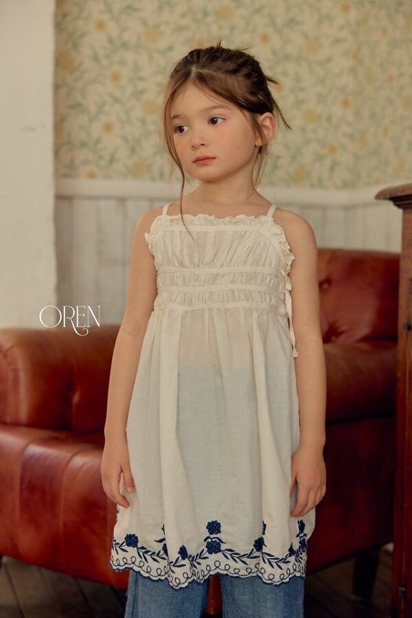 55488675-2C8B-4D22-ABB4-198B6DABC1DE 〖預購〗弦線共振細帶洋裝