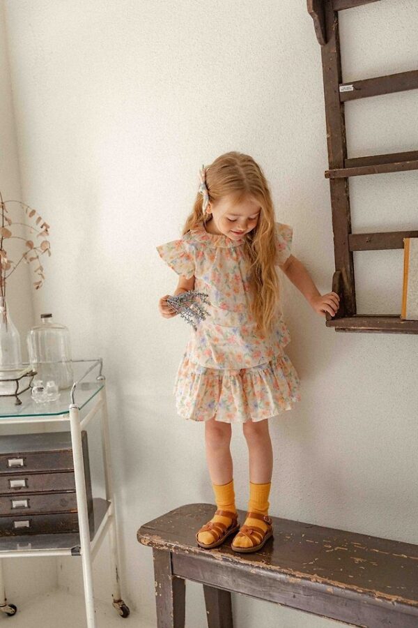 55A31B27-5938-4D3C-BC89-820FDE6AEB3A 〖預購〗莫內印象法式荷葉邊上衣