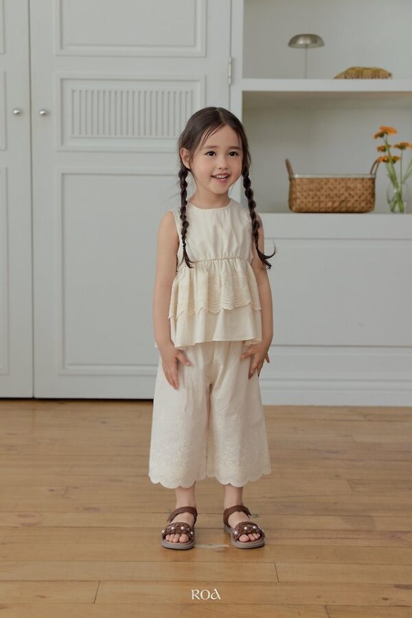 56B785AC-7079-42D7-ACF6-7769558F4F4F 〖預購〗純棉蕾絲花影褲