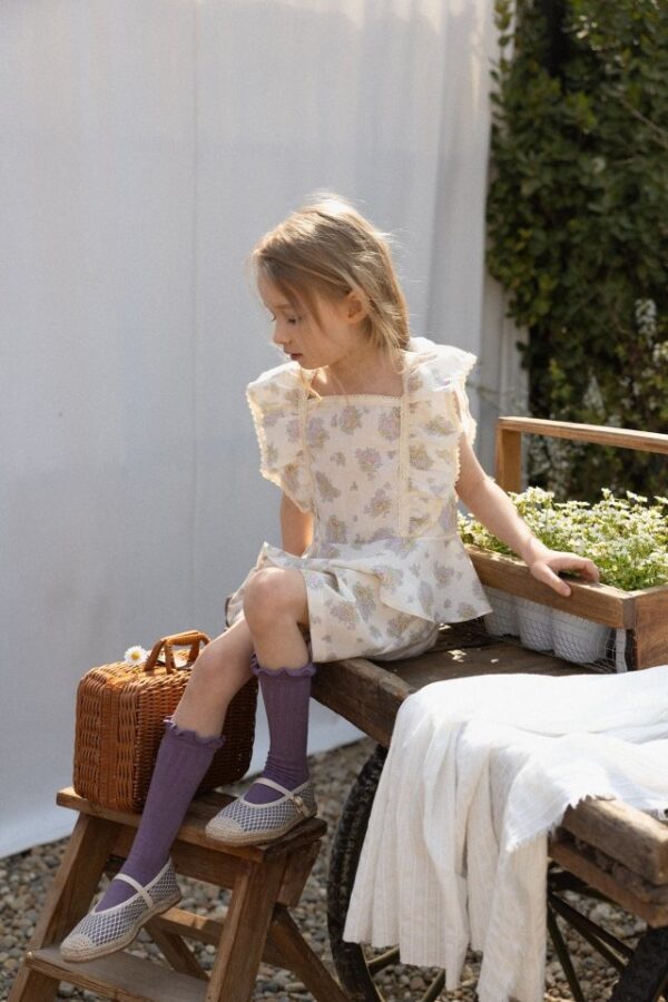 592861E2-E152-4AE3-83F4-63D783DA2724 〖預購〗盛夏花綻上衣