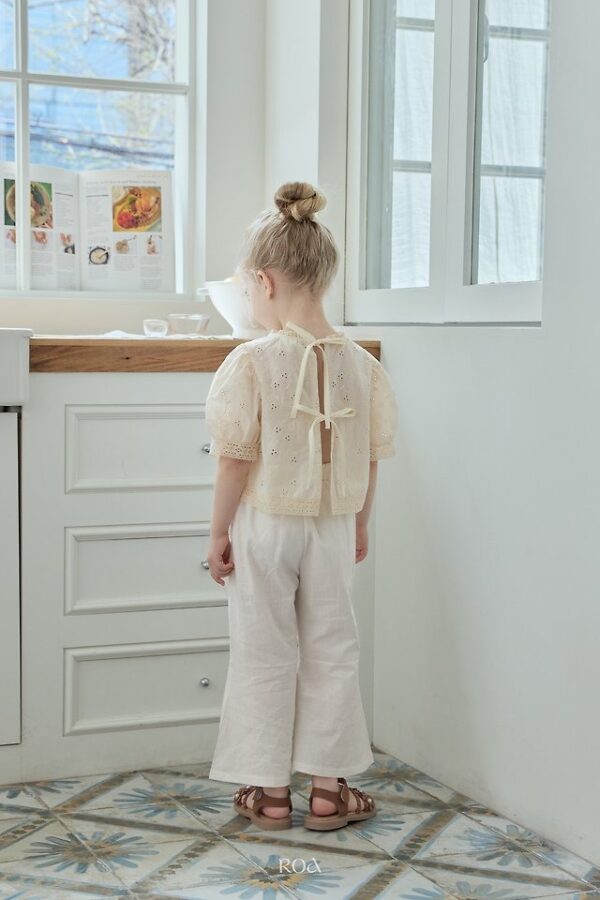 5B27565B-EF98-4332-9D35-A895170FFF69 〖預購〗蕾絲刺繡短上衣