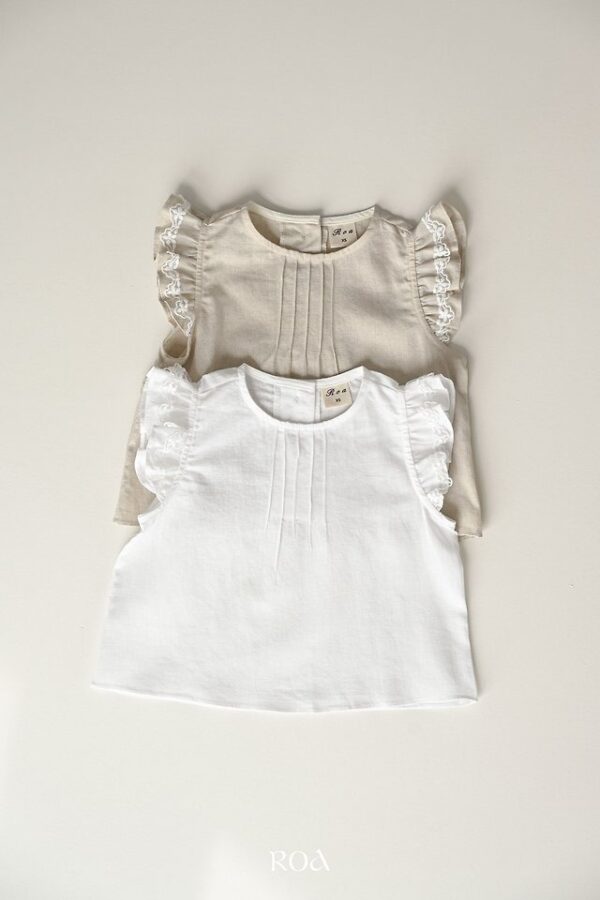 5B913E6E-A5AC-4C84-ACA2-DE2DAB4A37DC 〖預購〗亞麻小蕾絲飛袖上衣