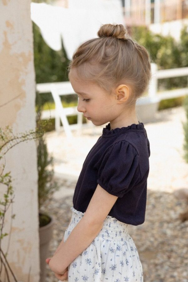 5EBAABF6-CB55-41E2-B823-7FF4095B3E43 〖預購〗褶皺雲朵澎袖衫