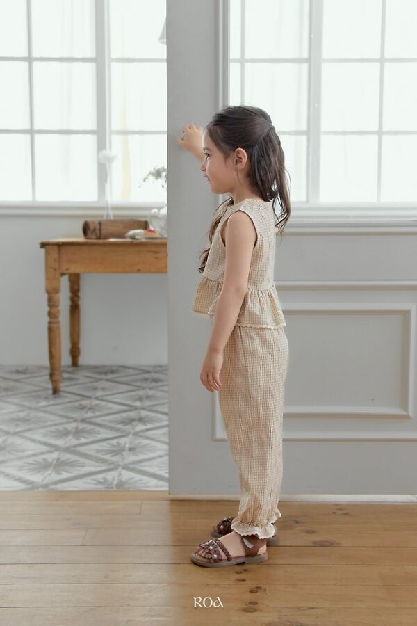 62E65CC7-080E-4EA1-957B-09493240BFE0 〖預購〗奶茶格紋套裝