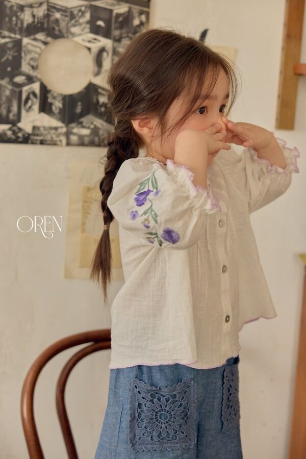 65CCFA5D-C2FF-48E0-9707-4F994A3DED73 〖預購〗晨間小花拓印上衣