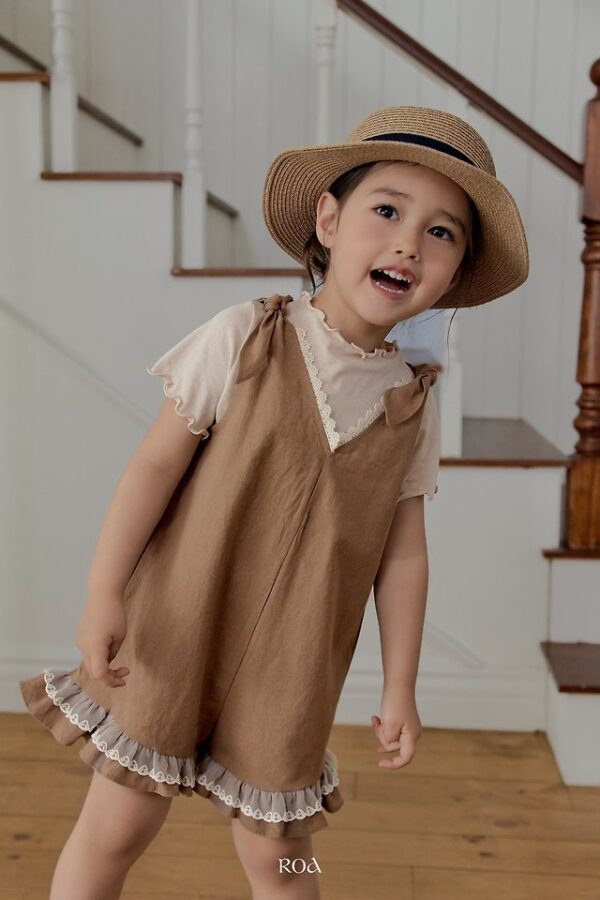 6767D6FD-E0CB-432E-AB19-7B8FBE80AC40 〖預購〗彈力貼身短袖上衣