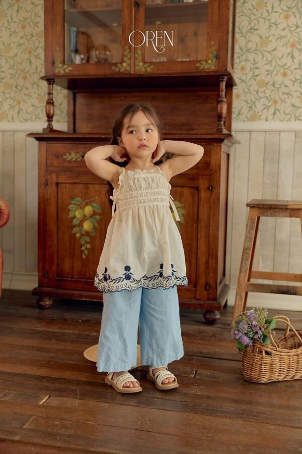 6F490E78-ECC5-4ADB-8C95-7E926CD2C5AD 〖預購〗弦線共振細帶洋裝