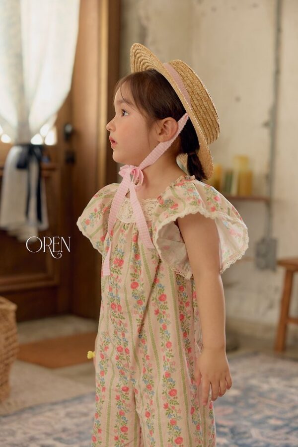 6FA6FC07-234F-4547-B4E3-D33C22A60DF0 〖預購〗織夢蕾絲連身褲