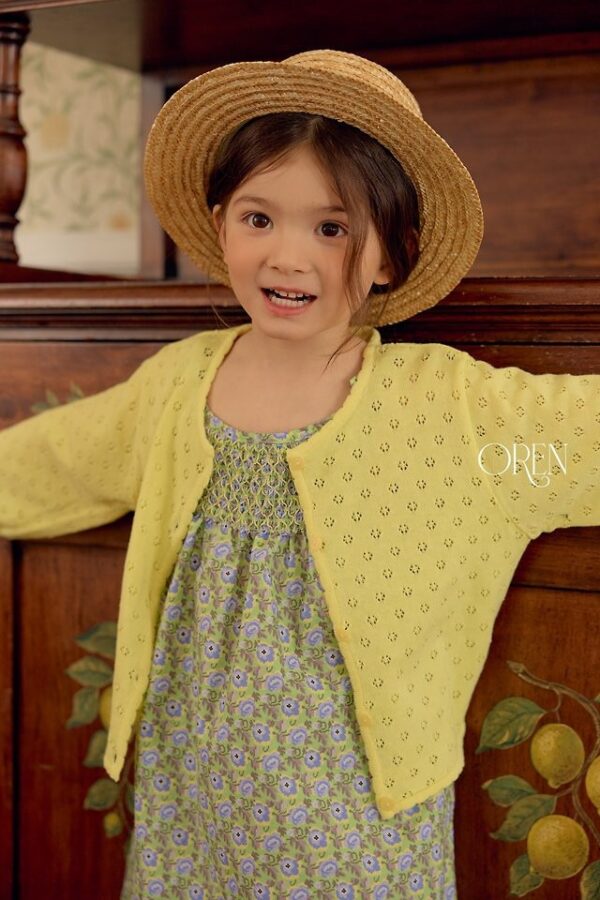 771E45E3-A2B5-4A92-8EE2-BF44758F03CB 〖預購〗星圖輕盈碎花吊帶裙