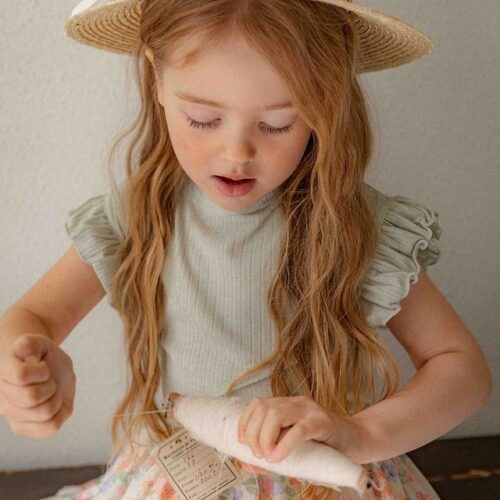 77595D8F-B174-4653-80B1-F0C53A7243A4 〖預購〗維也納之光荷葉邊上衣