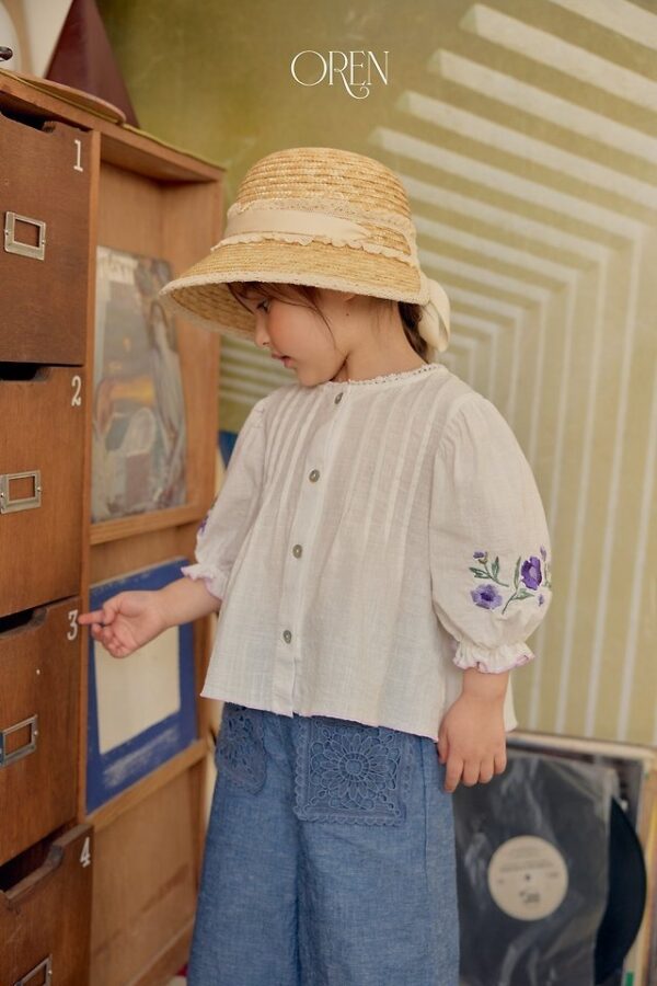 7831FBBC-0F2A-4219-A615-B3497C21D509 〖預購〗晨間小花拓印上衣