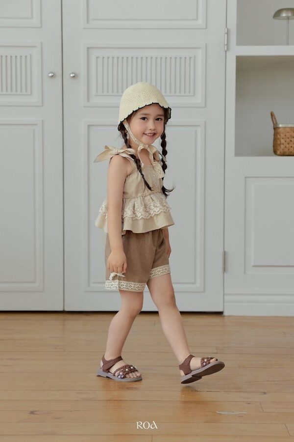 78B633B9-1810-4EC6-A496-0DE6EADCC0F4 〖預購〗蝴蝶結細肩上衣