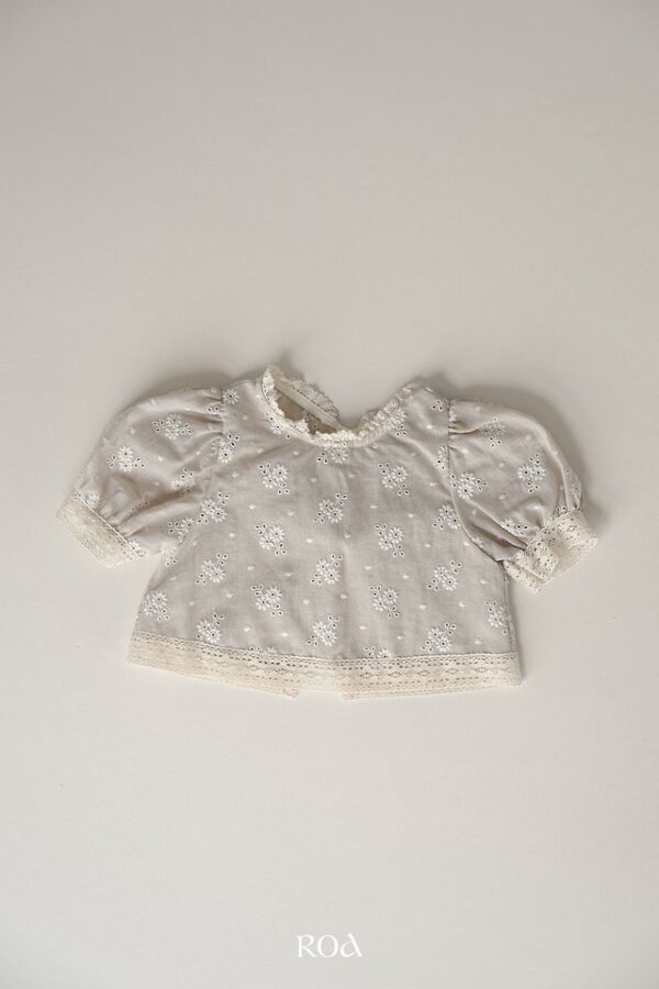 7CBDC613-6219-4D36-B944-C75E1D2840DE 〖預購〗蕾絲刺繡短上衣