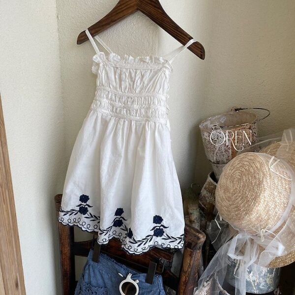 7F5D4938-B599-483A-9BCE-1B841C262F5C 〖預購〗弦線共振細帶洋裝