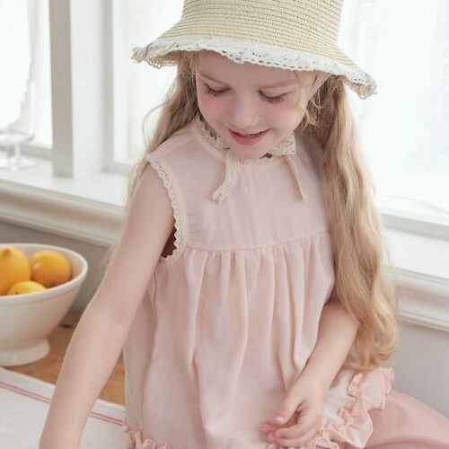 80718C8D-A2C1-44A0-85C2-A9317D7C9669 〖預購〗荷葉邊優雅上衣