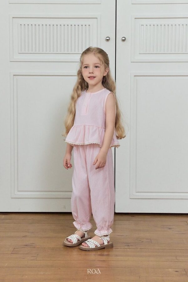 81869C1A-18FE-4CDF-BCA0-9030F445B136 〖預購〗奶茶格紋套裝