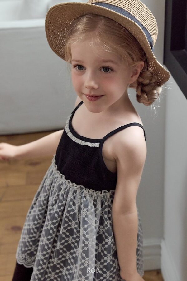 866A5493-CB9A-4C9E-8A44-466EFDA82BC0 〖預購〗層次拼接洋裝