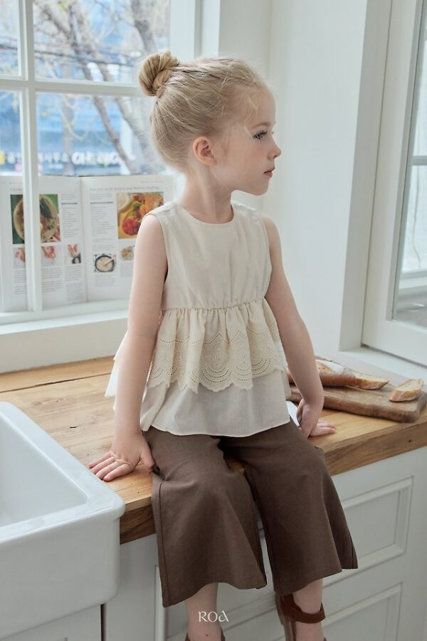 87F5AB41-85F4-49D0-8D54-007369C7BBF3 〖預購〗喇叭剪裁長褲