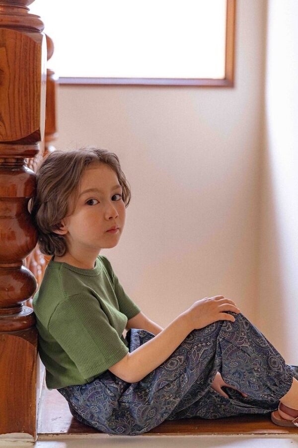 88D25F44-7CDC-46A1-97D0-1A6FE825B083 〖預購〗復古圖騰縮口褲