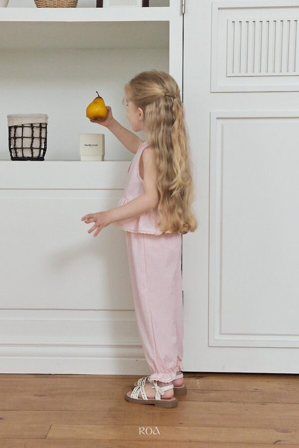 8C6467DC-93BA-4E98-B661-855A70D39093 〖預購〗奶茶格紋套裝