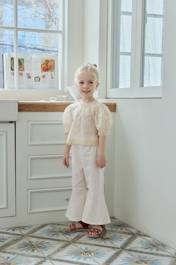 8D4C538E-8147-48AF-BD3E-C76E14A938E1 〖預購〗喇叭剪裁長褲