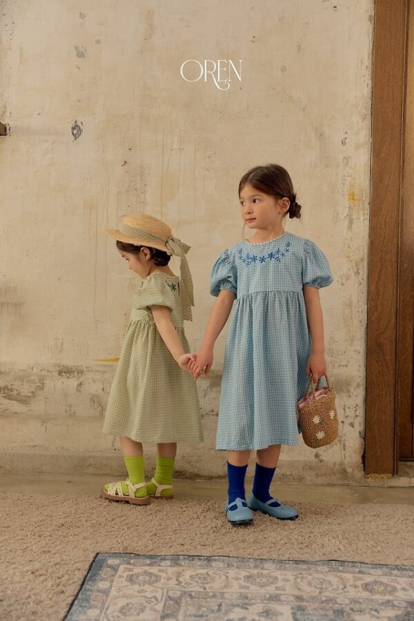 8DC9DCFF-81E3-4306-AF12-A8F10E763888 〖預購〗膠卷餘片碎花連身裙