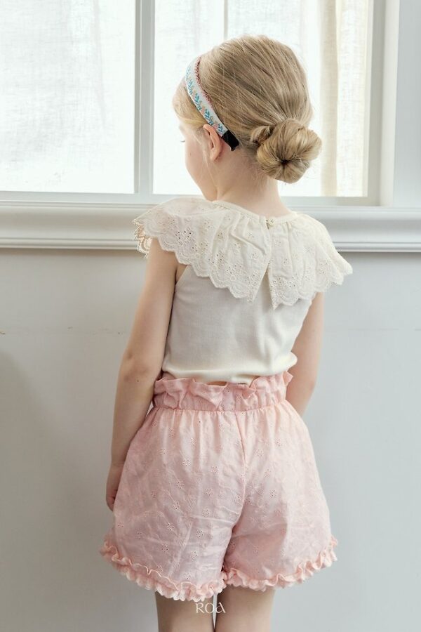 8ED221B8-6F40-4F02-AA94-5EA15DA71431 〖預購〗蕾絲領片拼接上衣