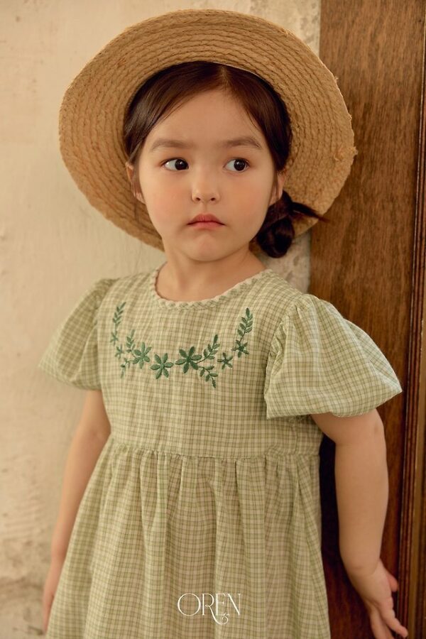 8F158158-EE27-4EF0-8F50-D50E4F818B46 〖預購〗膠卷餘片碎花連身裙