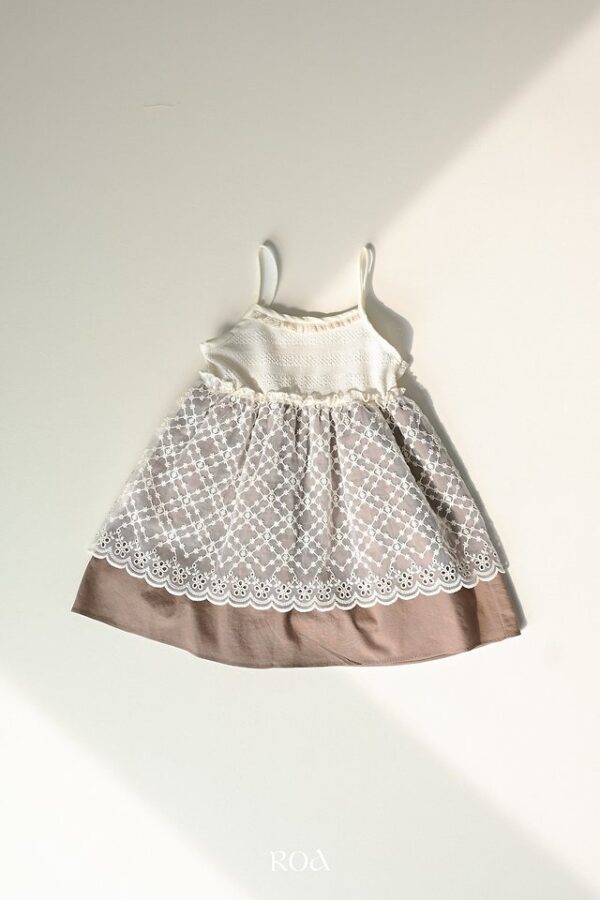 906B5D55-24CE-4E7C-B9E6-369EFC00A05C 〖預購〗層次拼接洋裝