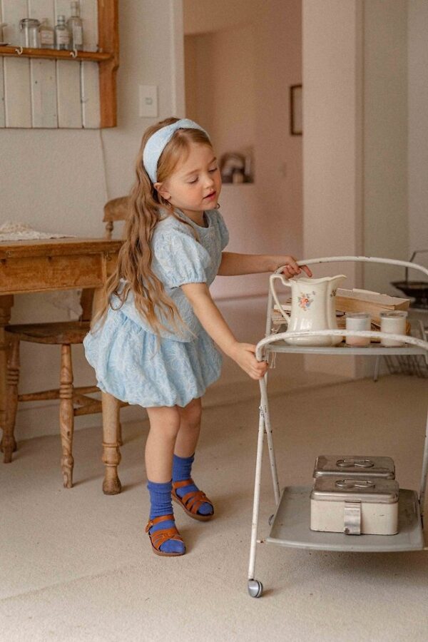 94E7F6B6-108E-4C59-B739-882ACA2CEF7E 〖預購〗吉維尼花園澎袖短上衣