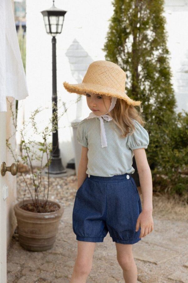 98EEF741-1AA4-4D8C-A4A6-9799A755DC49 〖預購〗褶皺雲朵澎袖衫