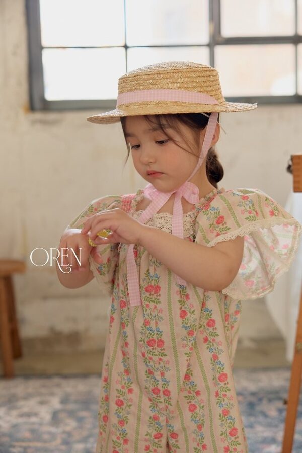 9E078EE6-E0C3-4D5D-8BBD-27005AFFB3AD 〖預購〗織夢蕾絲連身褲