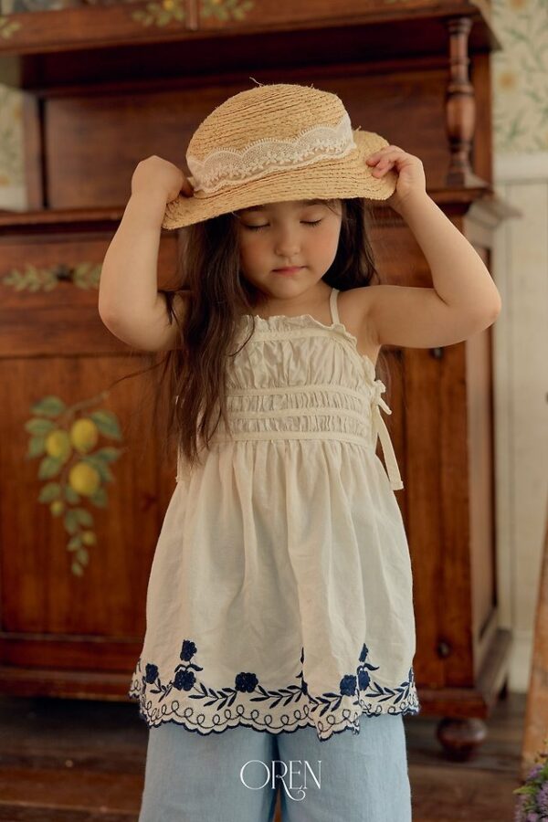 A4C8CBDD-B5FD-4386-8EB5-4E7F9D381A4B 〖預購〗弦線共振細帶洋裝