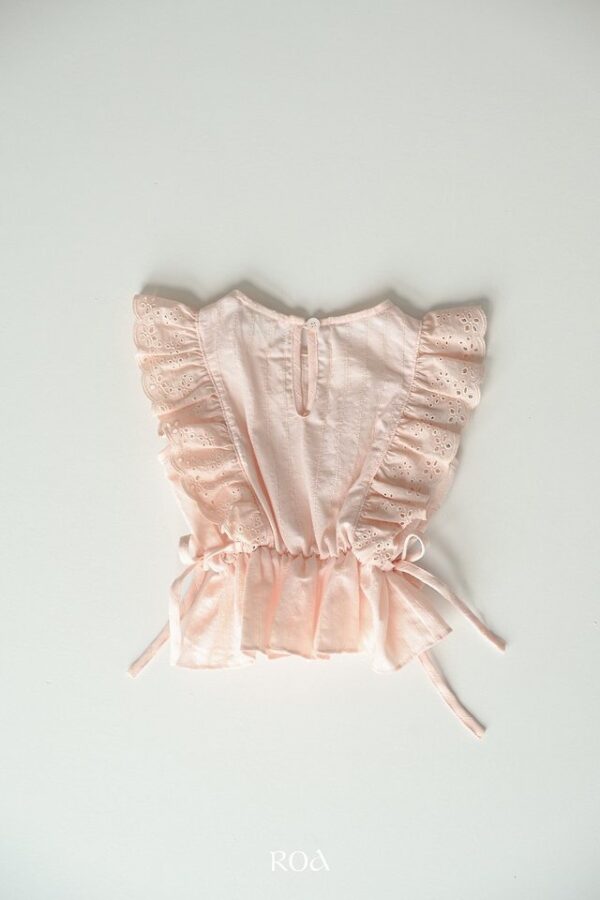 AA016B5D-F29E-431F-832B-B92A1143E62A 〖預購〗羽感抓皺綁帶上衣