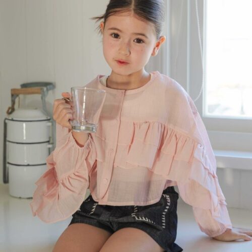 AA1AAF31-F47F-44A4-B052-7C1C20CDFEA5 〖預購〗疊荷葉袖短版襯衫