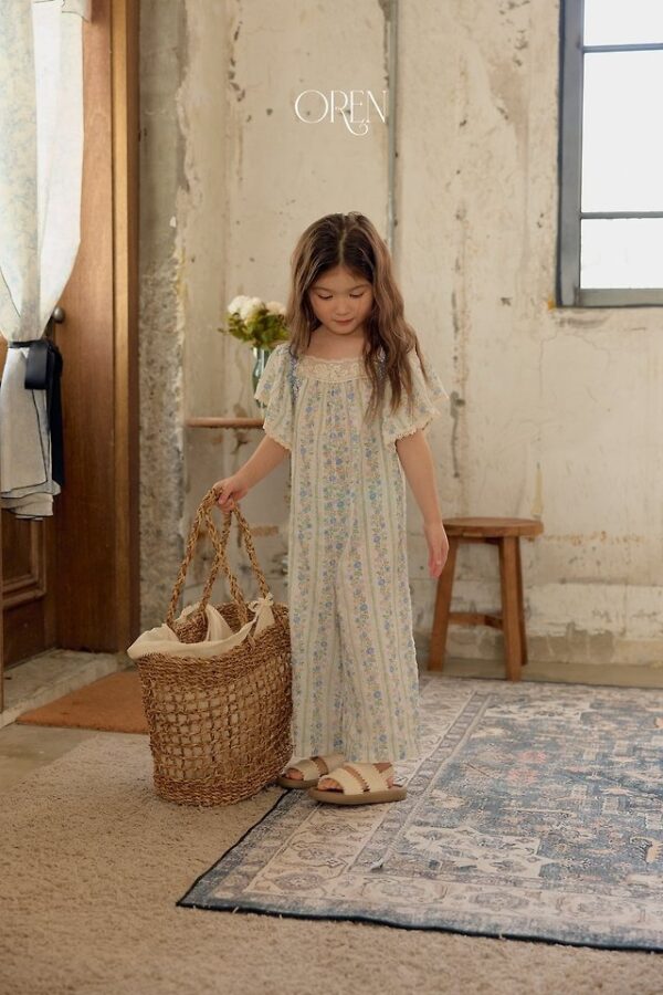 B69506C4-C22E-43C4-974C-09A6DBF035B7 〖預購〗織夢蕾絲連身褲