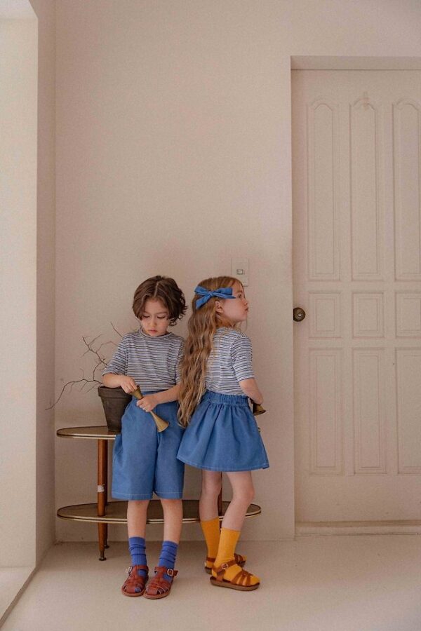 B6F71963-10D2-43AD-BAAF-30FACA4E12D0 〖預購〗香榭大道經典條紋上衣