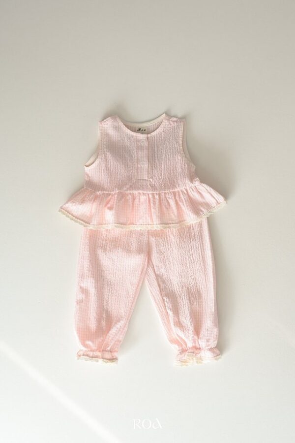 C2B57C4D-69F9-42DA-A6A0-AB227ABDFCC3 〖預購〗奶茶格紋套裝