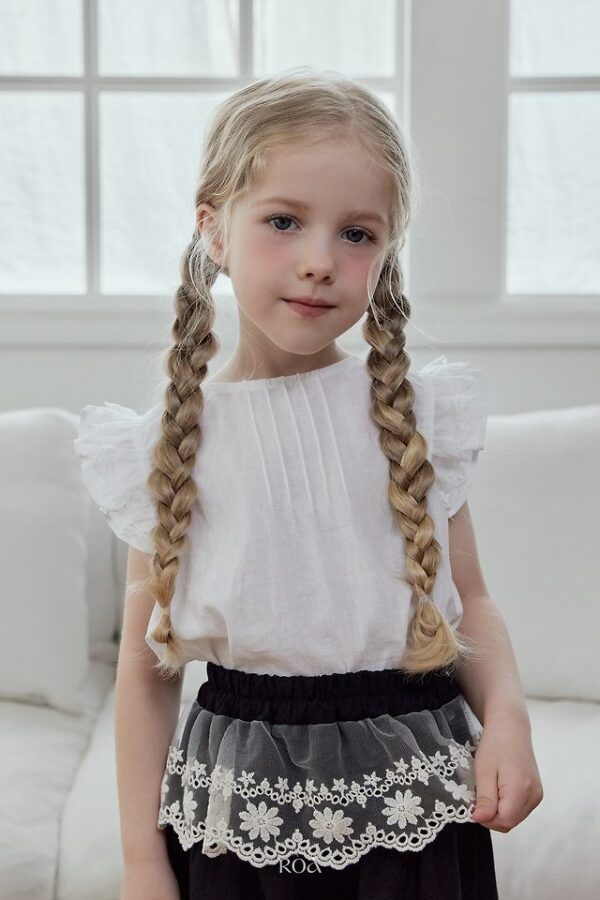 C3972AE5-9230-461C-ACB0-E1D17C74E94A 〖預購〗亞麻小蕾絲飛袖上衣