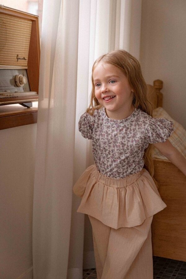 C42CEB1F-B49C-4E57-A5A6-AC7C9821E219 〖預購〗塞納晨光輕盈透氣上衣