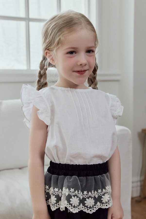 C8F4D589-153C-4CD4-9D0B-9686D2D9AAAD 〖預購〗亞麻小蕾絲飛袖上衣