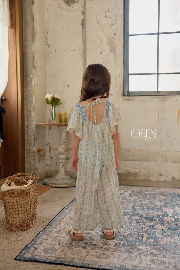 C982222F-CB9D-4363-A961-DF8D5321A4DA 〖預購〗織夢蕾絲連身褲