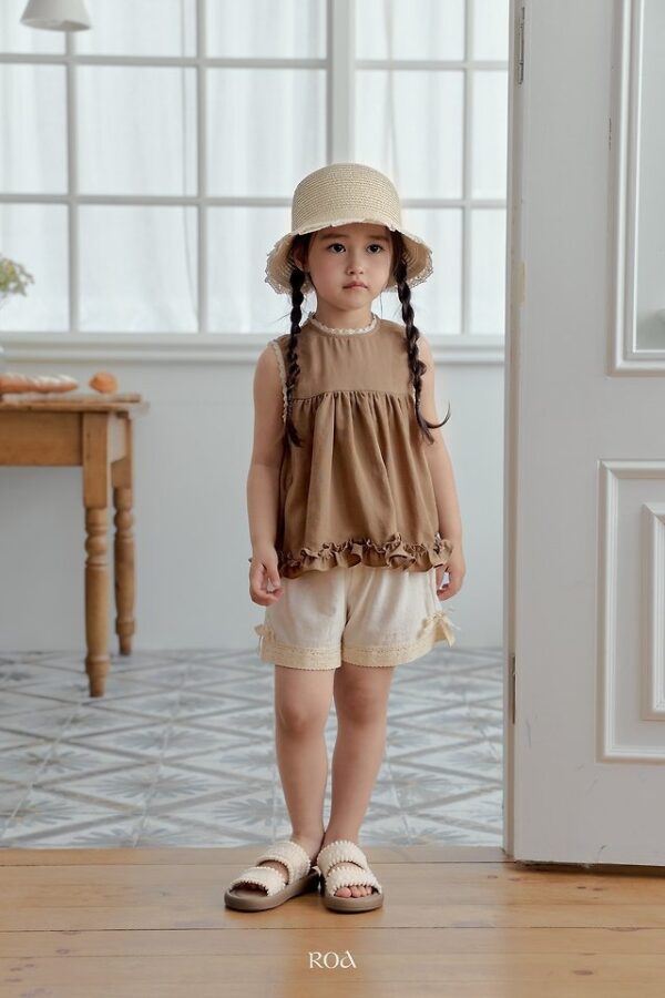 CCD1332E-022D-4D1E-8806-C76B2F0FDE9B 〖預購〗荷葉邊優雅上衣