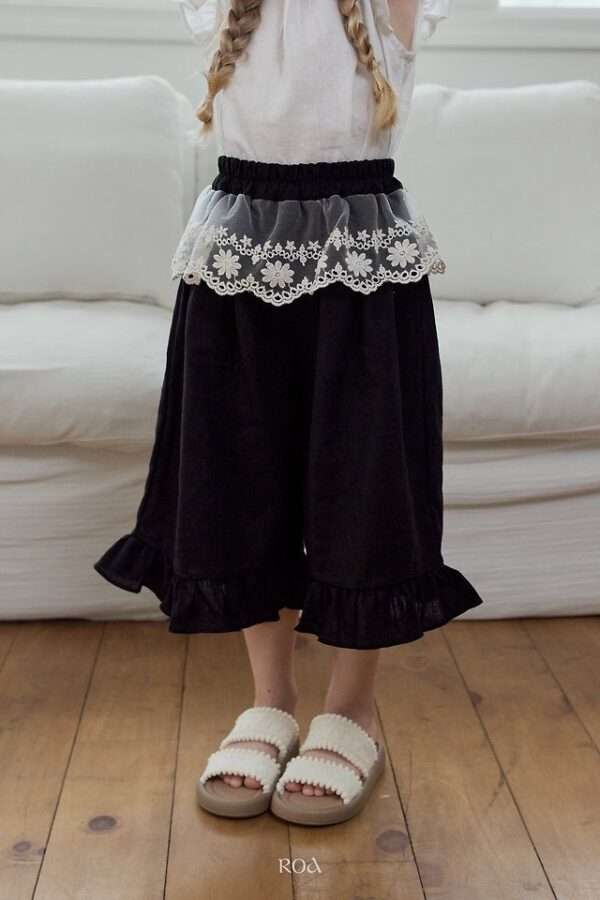 CF3AF289-47E3-41E7-8C94-4EC107CF62B0 〖預購〗棉麻蕾絲拼接寬褲